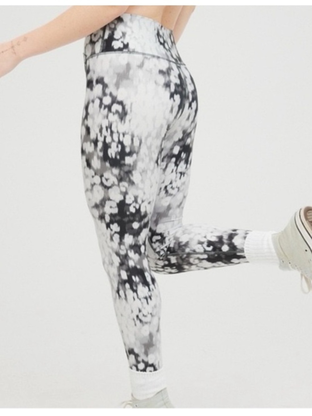 NWT Offline by Aerie Shine High Waist Crossover Leggings